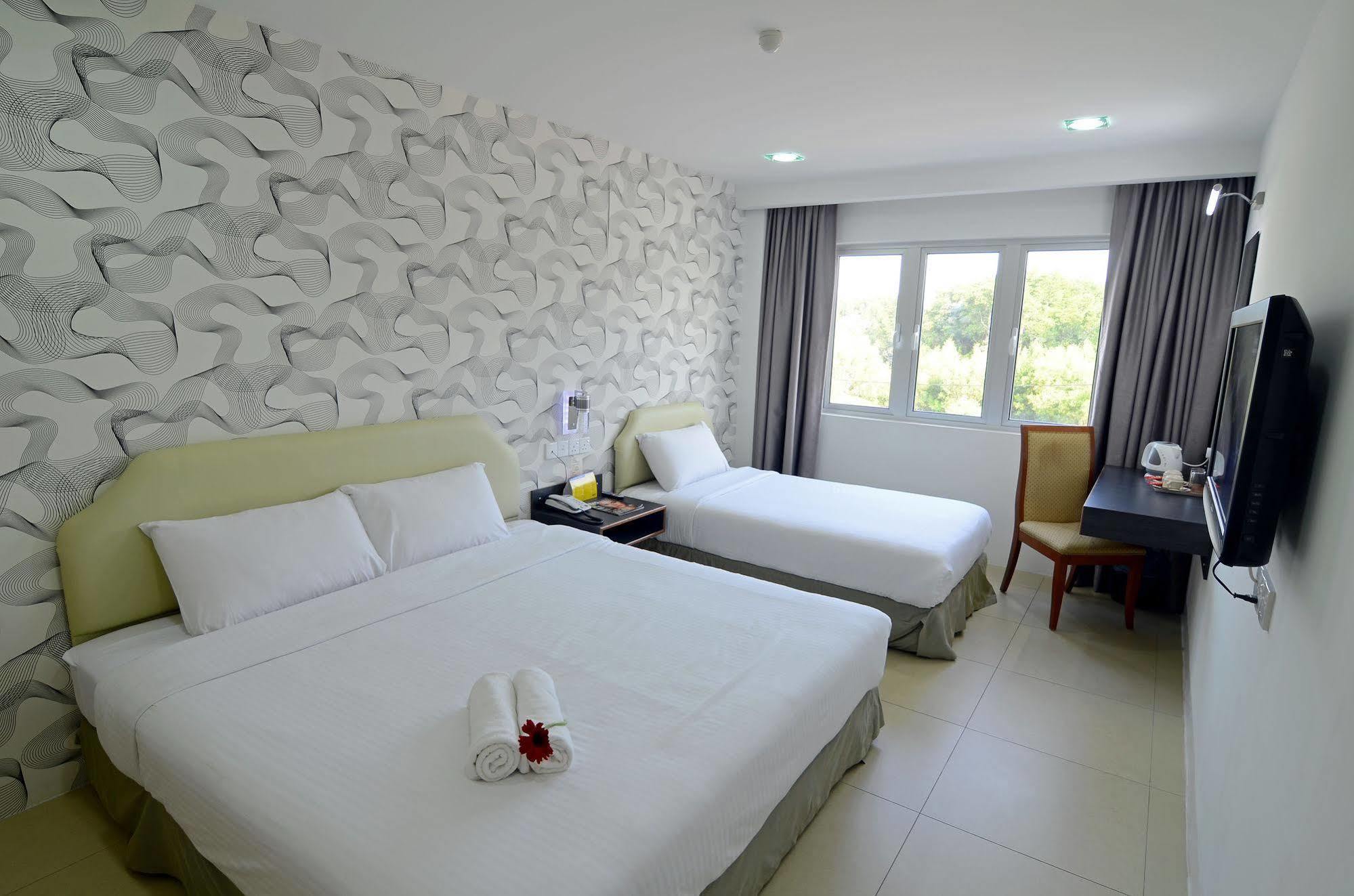 Hotel Avenue Kuantan Exterior photo
